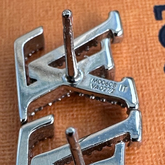 BNWOT Authentic Louis Vuitton LV Iconic Strass Stud Earrings Palladium Silver - Picture 11 of 12
